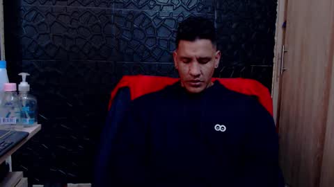 Snapshot of viktorherrera chatting on February 2, 2026, 3:33 pm Viktor Herrera online show from February 2, 2026, 3:33 pm