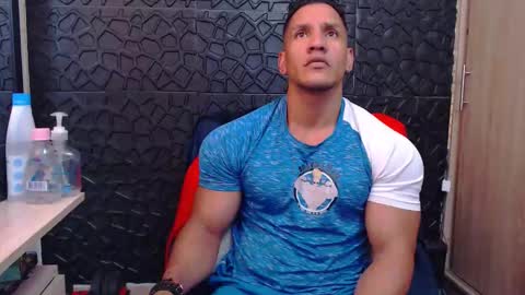 Snapshot of viktorherrera chatting on February 3, 2026, 6:35 pm Viktor Herrera online show from February 3, 2026, 6:35 pm