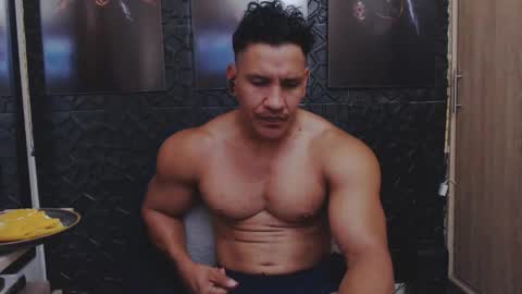 Viktor Herrera online show from May 17, 2026, 2:13 pm