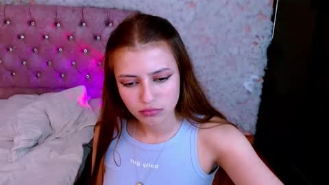 Snapshot of viky_evanss chatting on March 27, 2026, 8:26 am viky_evanss online show from March 27, 2026, 8:26 am