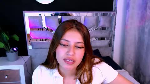Snapshot of viky_evanss chatting on April 17, 2026, 11:08 pm viky_evanss online show from April 17, 2026, 11:08 pm