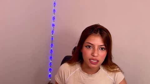 Snapshot of viky_evanss chatting on May 19, 2026, 7:42 pm viky_evanss online show from May 19, 2026, 7:42 pm