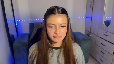Snapshot of viky_evanss chatting on July 12, 2026, 6:10 pm viky_evanss online show from July 12, 2026, 6:10 pm