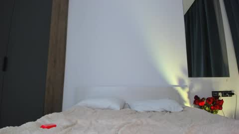 Snapshot of villanelle_dela chatting on April 24, 2026, 9:39 pm Villanelle online show from April 24, 2026, 9:39 pm