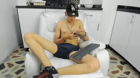 Snapshot of vincenthunter chatting on December 12, 2024, 1:21 am Vincent online show from December 12, 2024, 1:21 am