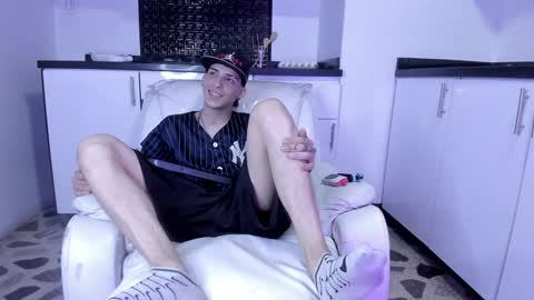 Snapshot of vincenthunter chatting on January 13, 2025, 10:45 pm Vincent online show from January 13, 2025, 10:45 pm