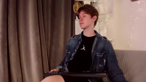 Snapshot of vincentpotts chatting on September 21, 2025, 5:53 am Vincent online show from September 21, 2025, 5:53 am