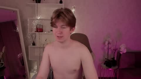 Snapshot of vincentpotts chatting on October 3, 2025, 5:37 am Vincent online show from October 3, 2025, 5:37 am