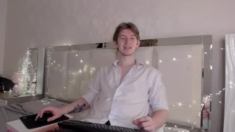 Snapshot of vincentpotts chatting on October 10, 2025, 5:50 am Vincent online show from October 10, 2025, 5:50 am