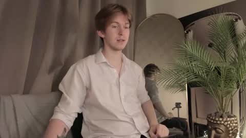 Snapshot of vincentpotts chatting on October 12, 2025, 5:50 am Vincent online show from October 12, 2025, 5:50 am