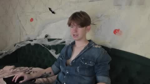 Snapshot of vincentpotts chatting on October 18, 2025, 5:32 am Vincent online show from October 18, 2025, 5:32 am