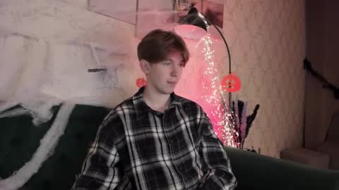 Snapshot of vincentpotts chatting on October 19, 2025, 5:41 am Vincent online show from October 19, 2025, 5:41 am