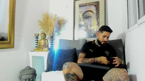 Snapshot of vincentsartori chatting on August 6, 2026, 8:55 pm Vincent Sartori online show from August 6, 2026, 8:55 pm