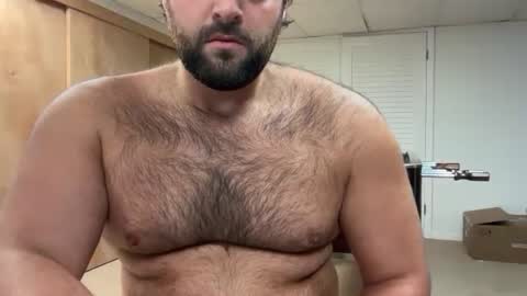 Snapshot of vinfaro27 chatting on October 28, 2025, 11:18 pm Vinfaro27 online show from October 28, 2025, 11:18 pm