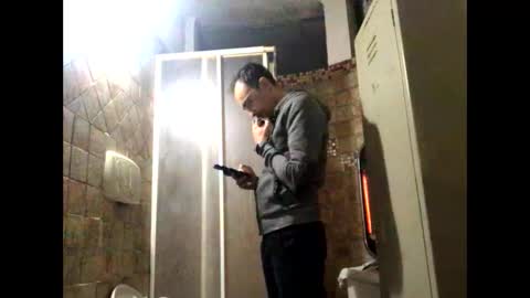 Snapshot of vinmin90 chatting on October 12, 2025, 9:58 pm Zenith online show from October 12, 2025, 9:58 pm