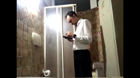 Snapshot of vinmin90 chatting on October 26, 2025, 11:31 pm Zenith online show from October 26, 2025, 11:31 pm