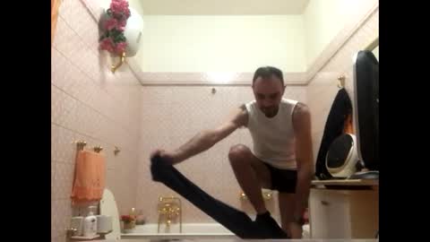 Snapshot of vinmin90 chatting on November 11, 2025, 12:16 pm Zenith online show from November 11, 2025, 12:16 pm