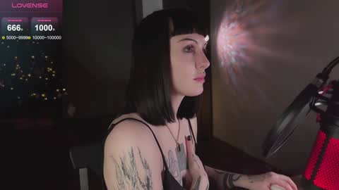 Snapshot of vinylstore chatting on December 20, 2024, 10:00 pm Diva Silvia online show from December 20, 2024, 10:00 pm