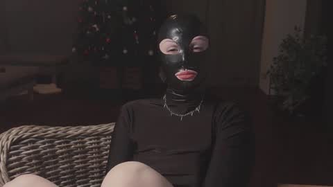 Snapshot of vinylstore chatting on December 23, 2024, 3:55 pm Diva Silvia online show from December 23, 2024, 3:55 pm