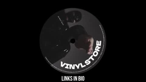 Snapshot of vinylstore chatting on January 6, 2025, 12:13 pm Diva Silvia online show from January 6, 2025, 12:13 pm