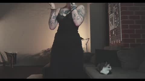 Snapshot of vinylstore chatting on January 22, 2025, 4:23 pm Diva Silvia online show from January 22, 2025, 4:23 pm