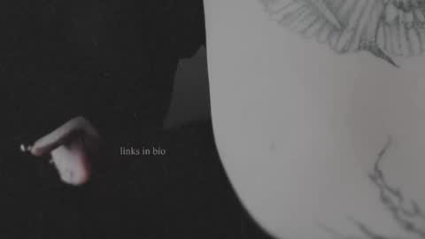 Snapshot of vinylstore chatting on January 31, 2025, 11:13 am Diva Silvia online show from January 31, 2025, 11:13 am