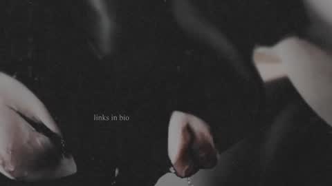 Snapshot of vinylstore chatting on February 1, 2025, 11:21 am Diva Silvia online show from February 1, 2025, 11:21 am