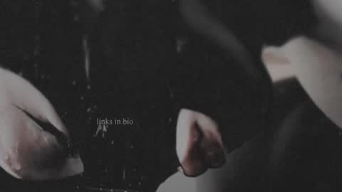 Snapshot of vinylstore chatting on February 2, 2025, 2:34 pm Diva Silvia online show from February 2, 2025, 2:34 pm