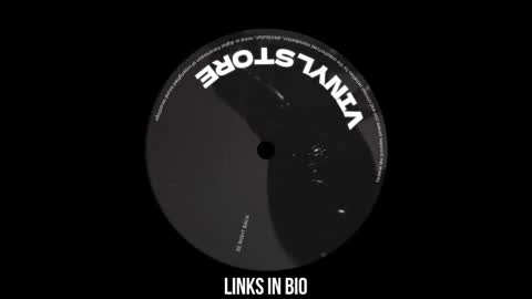 Snapshot of vinylstore chatting on February 12, 2025, 5:05 am Diva Silvia online show from February 12, 2025, 5:05 am