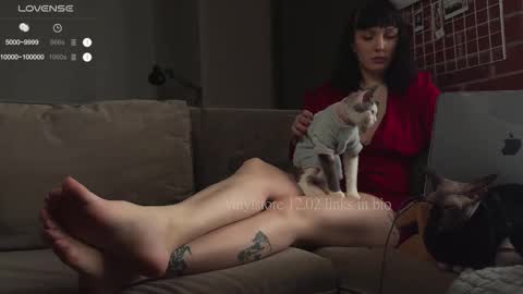 Snapshot of vinylstore chatting on February 12, 2025, 11:07 am Diva Silvia online show from February 12, 2025, 11:07 am