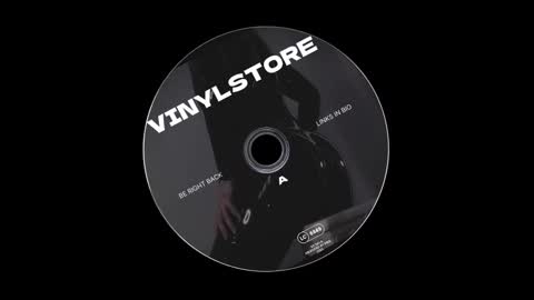 Snapshot of vinylstore chatting on February 15, 2025, 12:11 pm Diva Silvia online show from February 15, 2025, 12:11 pm
