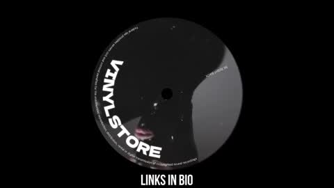 Snapshot of vinylstore chatting on February 19, 2025, 11:06 am Diva Silvia online show from February 19, 2025, 11:06 am