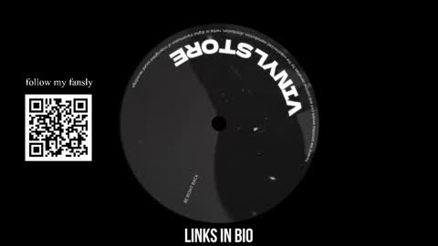 Snapshot of vinylstore chatting on March 8, 2025, 6:16 pm Diva Silvia online show from March 8, 2025, 6:16 pm