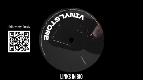 Snapshot of vinylstore chatting on March 9, 2025, 2:21 pm Diva Silvia online show from March 9, 2025, 2:21 pm