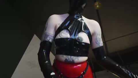 Snapshot of vinylstore chatting on March 12, 2025, 5:17 pm Diva Silvia online show from March 12, 2025, 5:17 pm