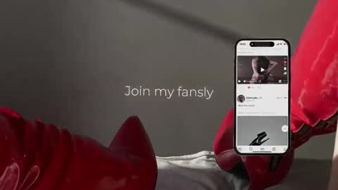 Snapshot of vinylstore chatting on November 12, 2025, 4:18 pm Diva Silvia online show from November 12, 2025, 4:18 pm