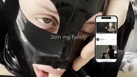 Diva Silvia online show from February 1, 2026, 4:38 pm