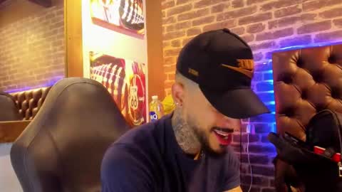 ---Vinzen--- online show from November 15, 2025, 6:48 pm