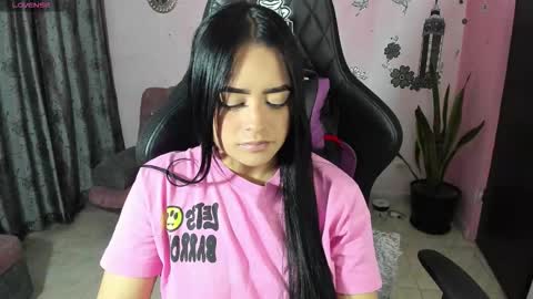 Snapshot of vio_let_ chatting on September 29, 2025, 4:39 am Daniela online show from September 29, 2025, 4:39 am