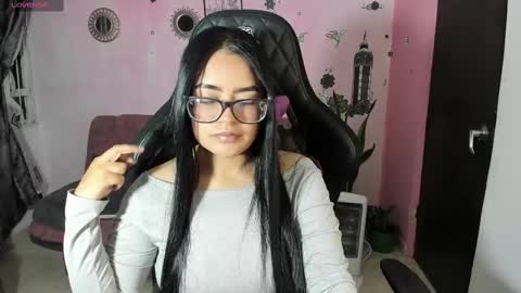 Snapshot of vio_let_ chatting on October 3, 2025, 7:27 am Daniela online show from October 3, 2025, 7:27 am