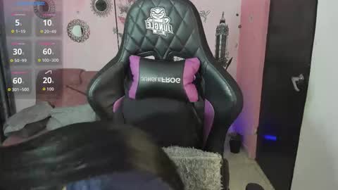 Snapshot of vio_let_ chatting on October 6, 2025, 3:15 am Daniela online show from October 6, 2025, 3:15 am