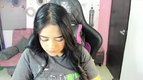 Snapshot of vio_let_ chatting on October 8, 2025, 5:16 am Daniela online show from October 8, 2025, 5:16 am