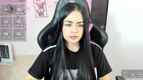 Snapshot of vio_let_ chatting on November 3, 2025, 12:50 pm Daniela online show from November 3, 2025, 12:50 pm