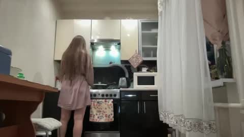 Funny  girl online show from December 18, 2024, 4:53 am