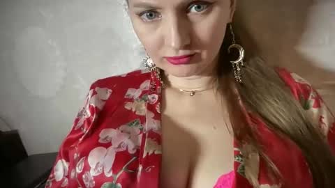 Funny  girl online show from April 15, 2026, 11:16 pm