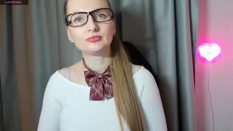 Funny  girl online show from April 30, 2026, 8:04 pm