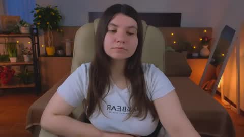 Snapshot of viola__shy chatting on May 29, 2026, 1:58 am Viola online show from May 29, 2026, 1:58 am