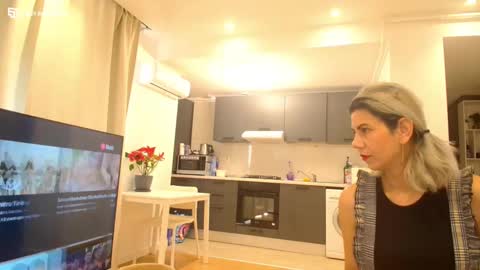 Snapshot of violafoxy chatting on December 5, 2024, 10:23 am viola online show from December 5, 2024, 10:23 am