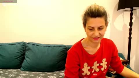 Snapshot of violafoxy chatting on December 28, 2024, 2:21 pm viola online show from December 28, 2024, 2:21 pm