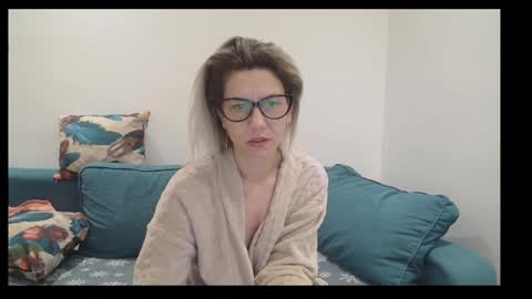 Snapshot of violafoxy chatting on February 9, 2025, 7:52 pm viola online show from February 9, 2025, 7:52 pm